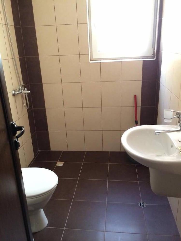 صن رايز أبارتمنتس باي انتر هوتل بوموري حمام