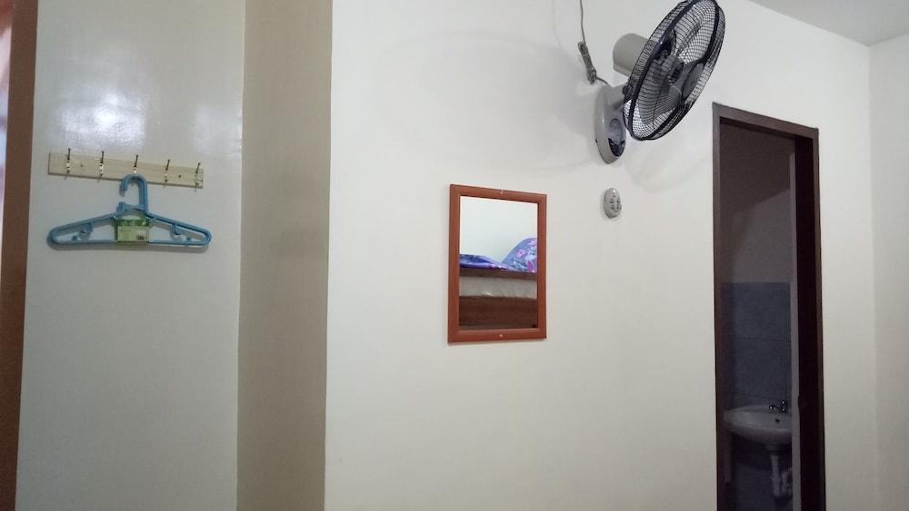 جاي في هافن بنسيون داخلي