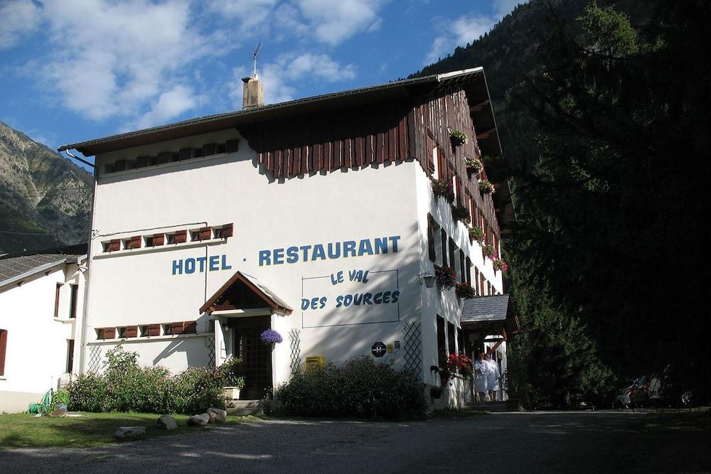 Hôtel le Val des Sources Exterior