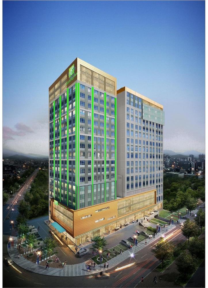 هوليداي إن يولأ اها رآ باي آيتش جي المنطقة الخارجية