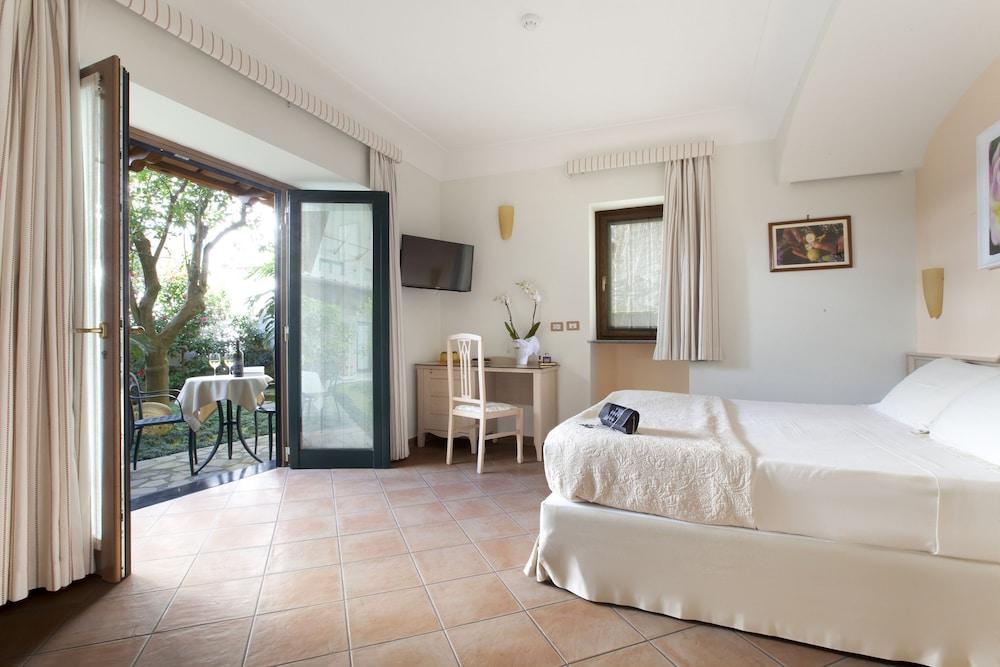 ريليه فيلا أنجيولينا غرفة