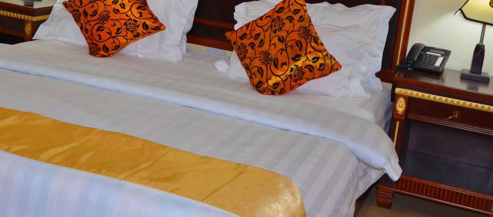 Executive Inn Room