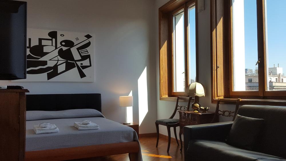 بي آند بالتر - جاليريا يونيون غرفة