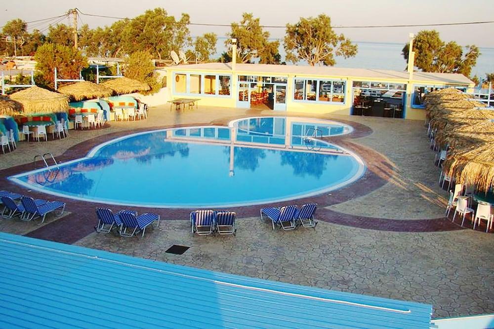 Dodo's Santorini Reception