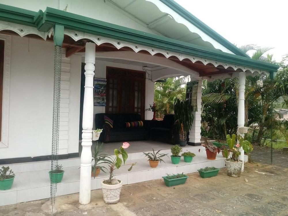 Yoho Jai Bangalow Others