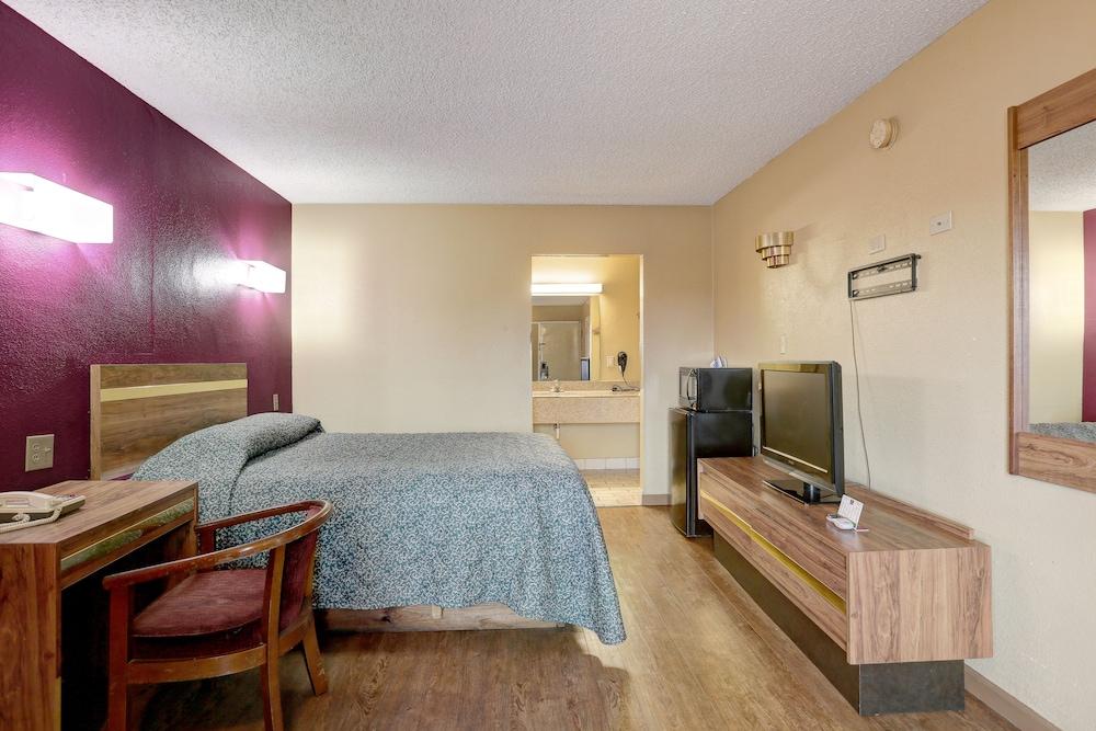 فيستا إن آند سويتس ناشفيل أيربورت إيست أخرى