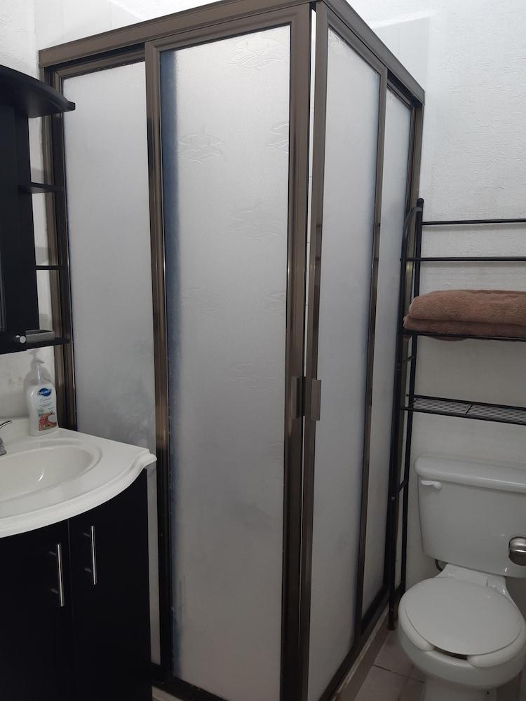 Excellent Space to Rest and Enjoy Your Vacation to the Fullest Bathroom