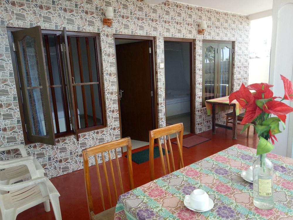 Githmini Beach Guest House & Toures Featured Image