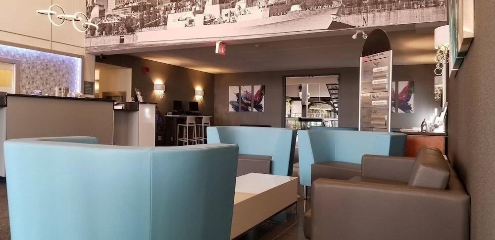 Best Western Laval-Montreal Lobby