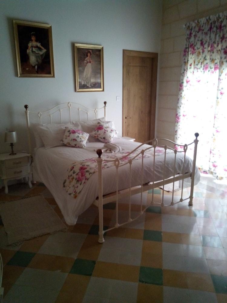 Point de Vue Room