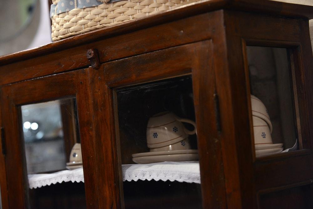 Robur Marsorum Albergo Diffuso Interior Detail