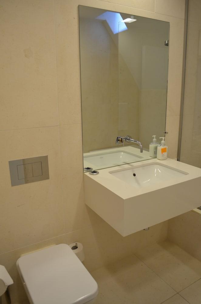 ريمبراندتبلين بي آند بي حمام