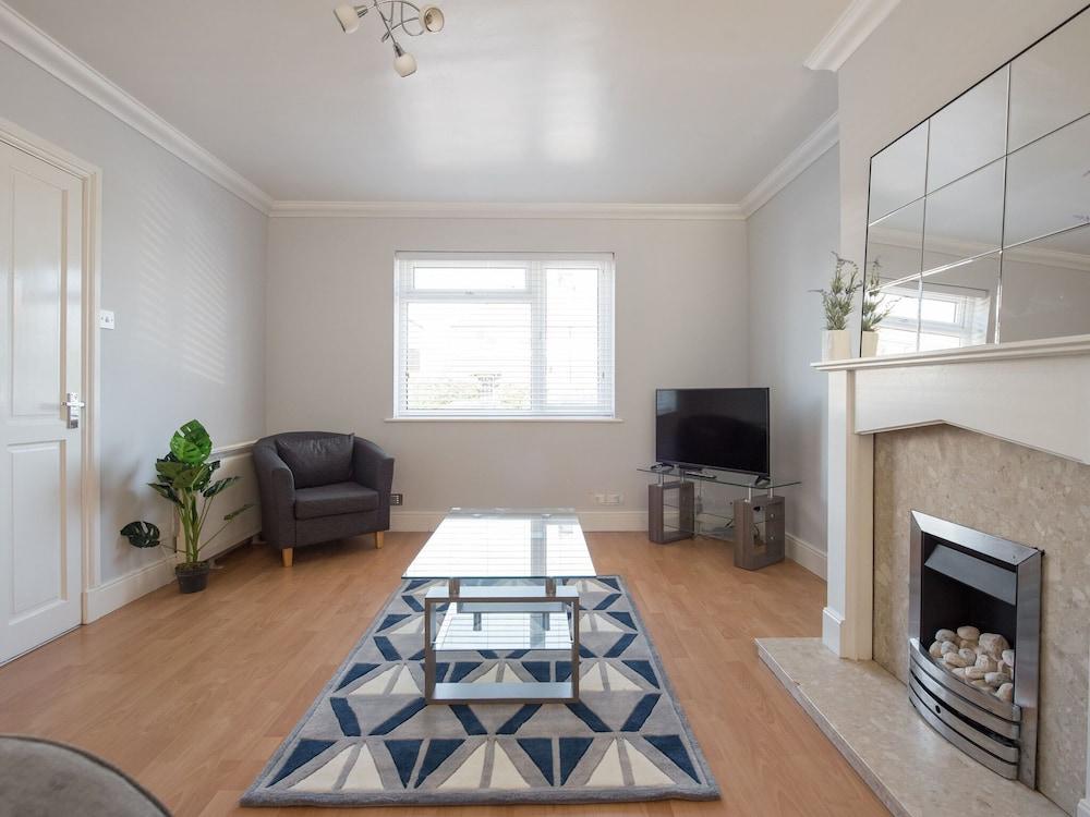 سنوج هوليداي هوم إن برينتوود نير ماونتنيسينج ويندميل غرفة معيشة