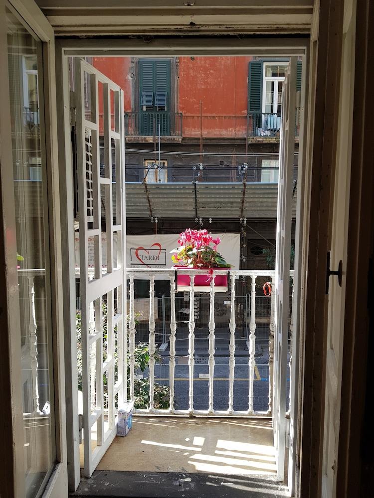 Capa & Coda Exterior