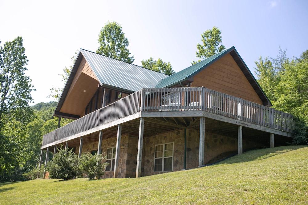 كابينة بيرادايس مكونة من 4 غرف نوم من ريد أونينج المنطقة المحيطة بالمنشأة