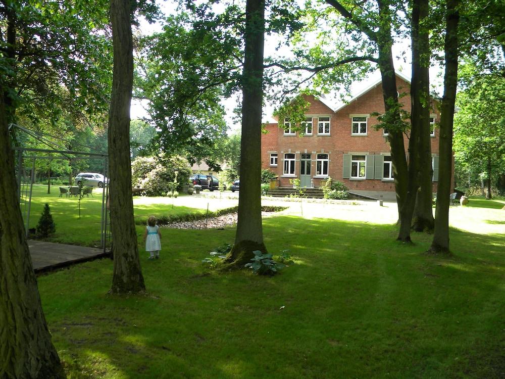 هوتل لي ريفيوجي - بي آند بي المنطقة المحيطة بالمنشأة