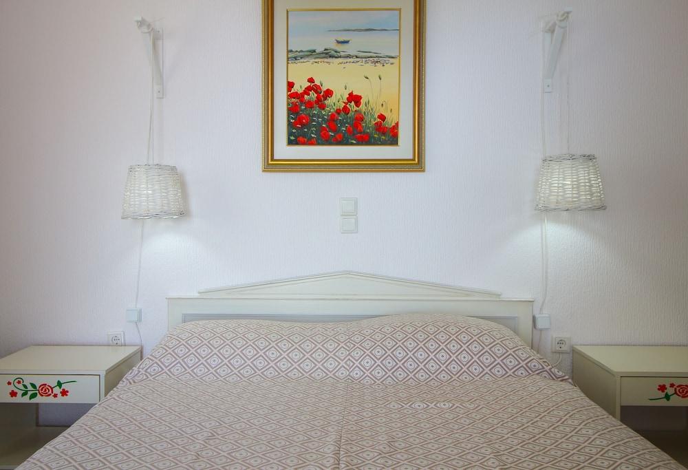 Home with View of Agios Ioannis in Tinos Room