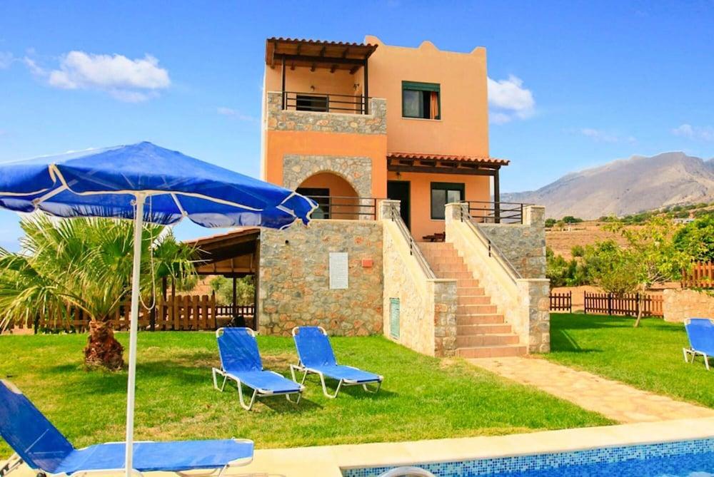 Theo Beach Villa Large Private Pool Walk to Beach Sea Views A C Wifi Car Not Required - 1843