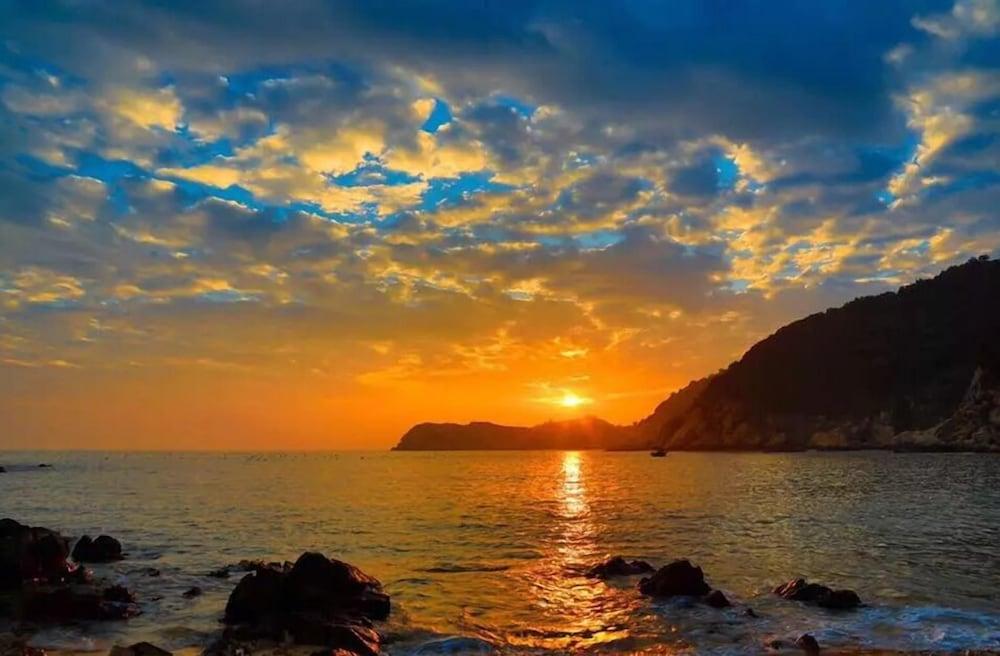 Xiang Ju B&B Beach
