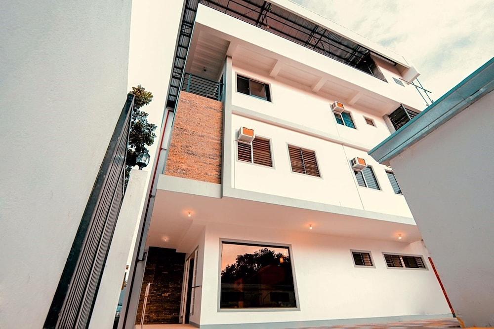 Kingswick Residences and Lodge Exterior