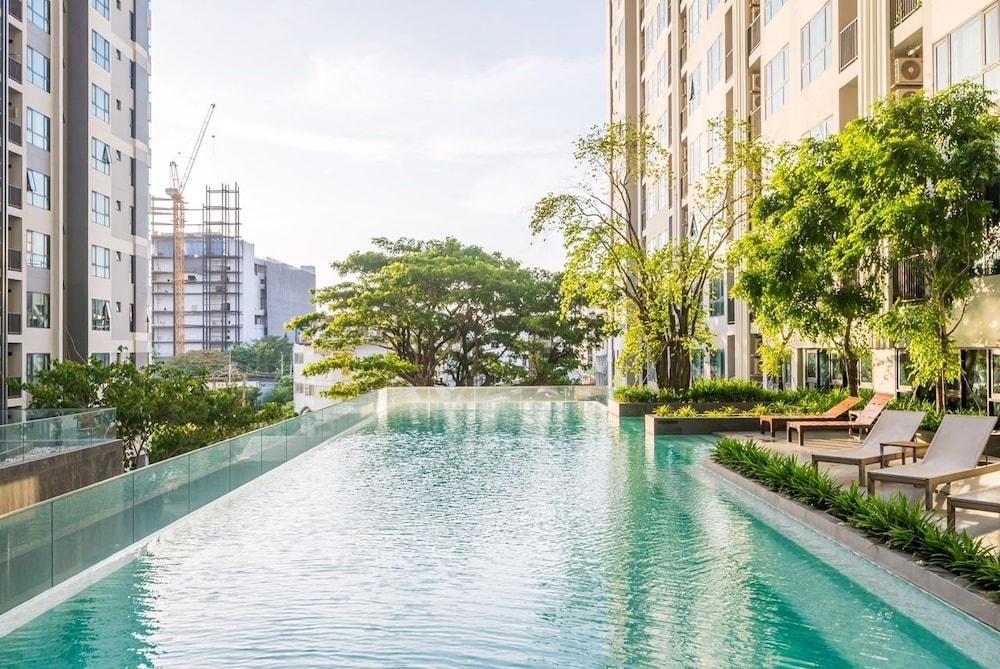 ذا بايز كوندو باتايا باي سوبي حمام سباحة مكشوف