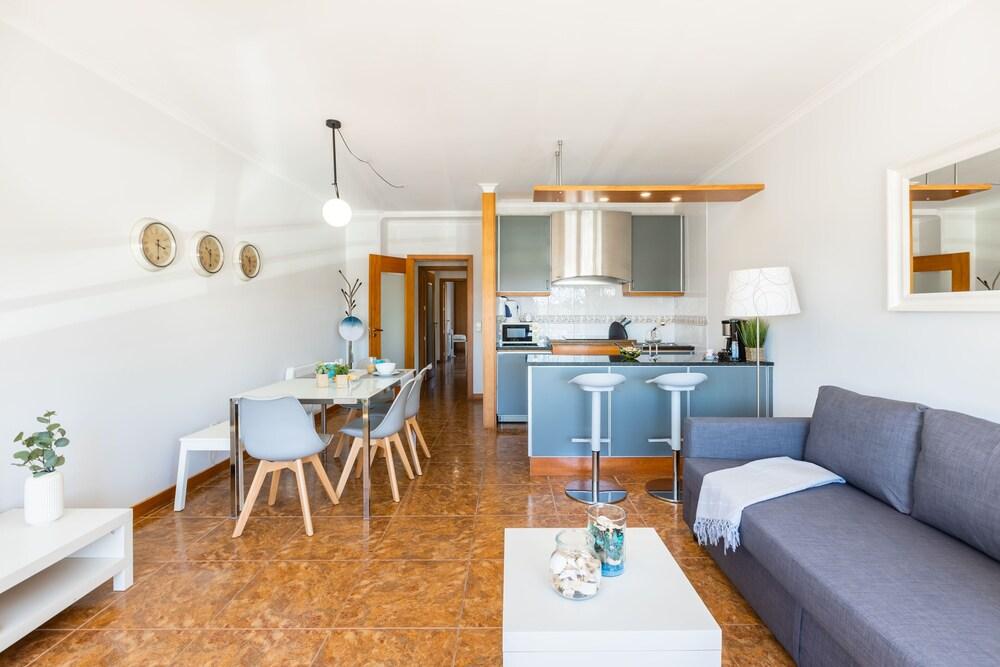 أجودا بيتش أبارتمنت