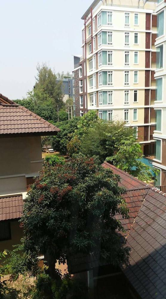 بيوتيفول كوندو نيمان، كلوس أولد سيتي، ويتث بول المنطقة الخارجية