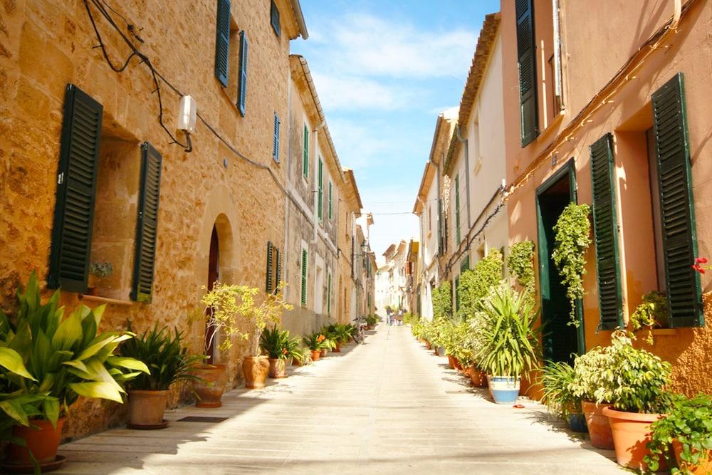 فوندا ييبريس هوستال بوتيك المنطقة الخارجية