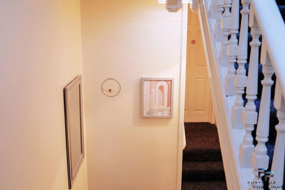 بيوتيفول 5 بد هاوس روكر بيتش داخلي