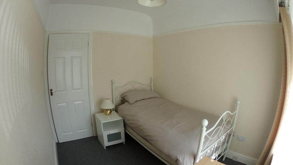 ستروبيري فيلد هاوس غرفة