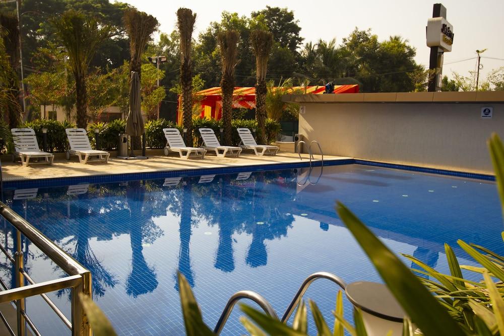 Jalashray Resort Waterslide