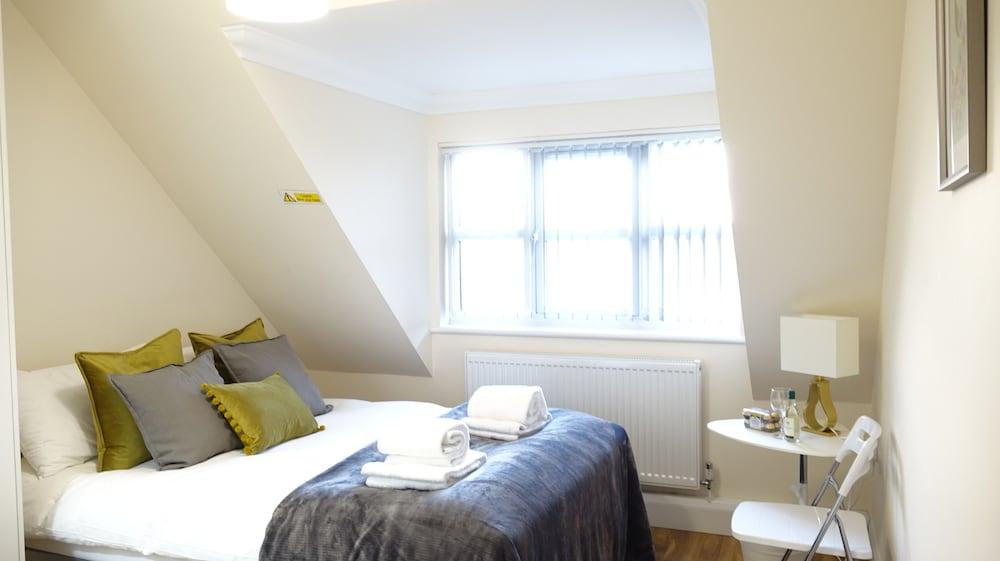 RC Airport Rooms Room