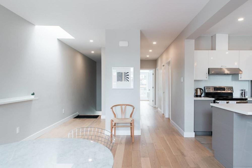 إكسبلور مونتريال فروم سليك كونتيمبوراري أبارتمنت غرفة