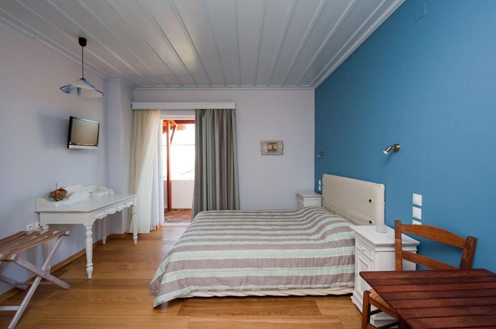 Zorbas Apartments Featured Image