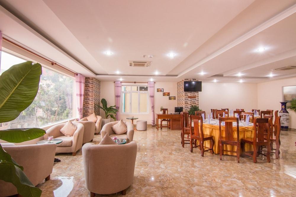 سامنانج لاور فنوم بينه هوتل الردهة