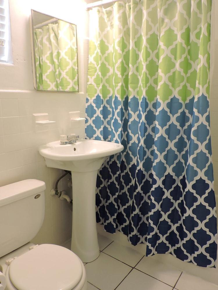 ساوث ويندز إن نمبر 7 - وان بد روم حمام