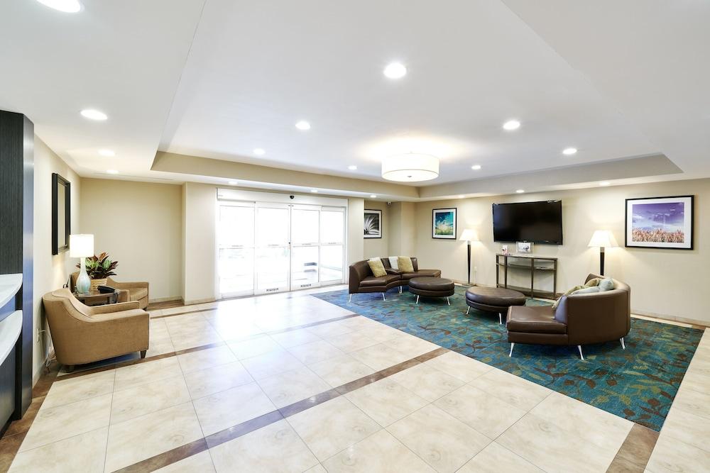 Candlewood Suites Midland SW by IHG Lobby Sitting Area