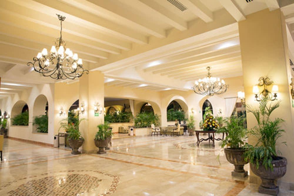 كلوب جي آر سولاريز كانكون - بريميير شامل جميع الخدمات الردهة