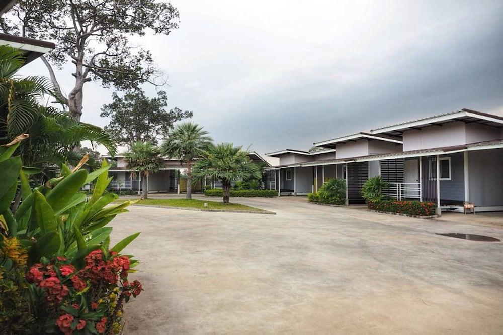 Zigzag Resort Yasothorn Exterior