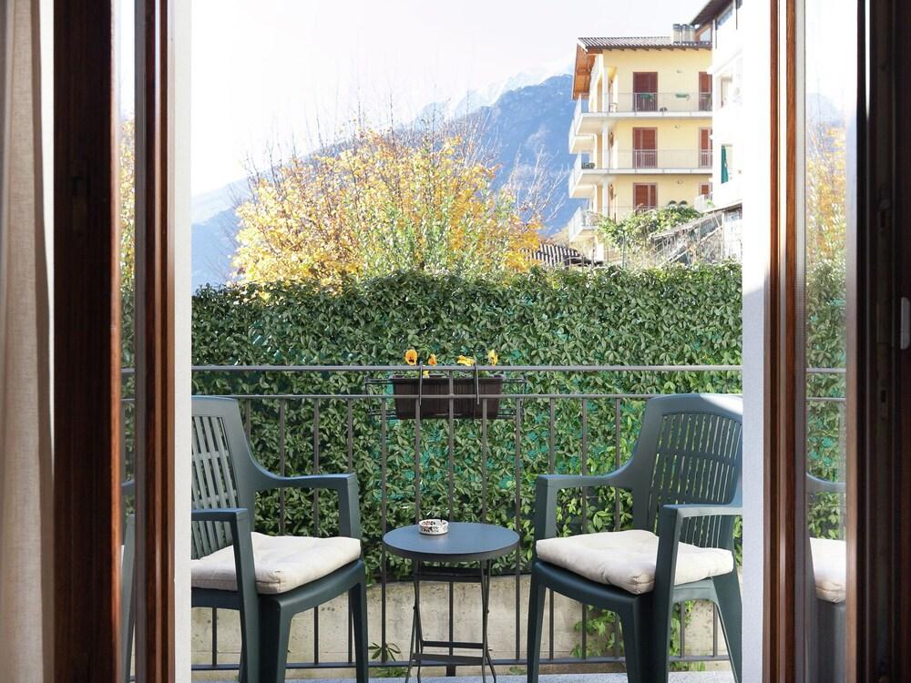 Simplistic Apartment in Consiglio di Rumo With Fenced Garden Exterior