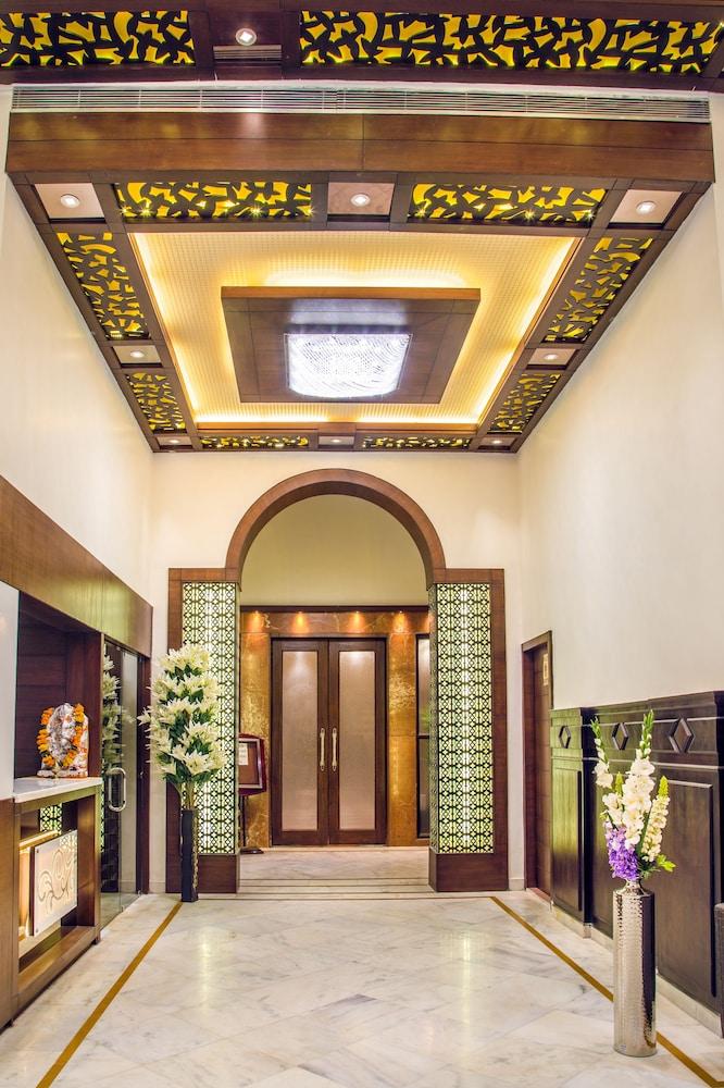 هوتل أبهيناندان منطقة الاستقبال