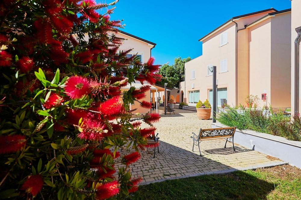 بولجيري مارينا ريزورت إكس فارو فيليدج تفاصيل الفندق من الخارج