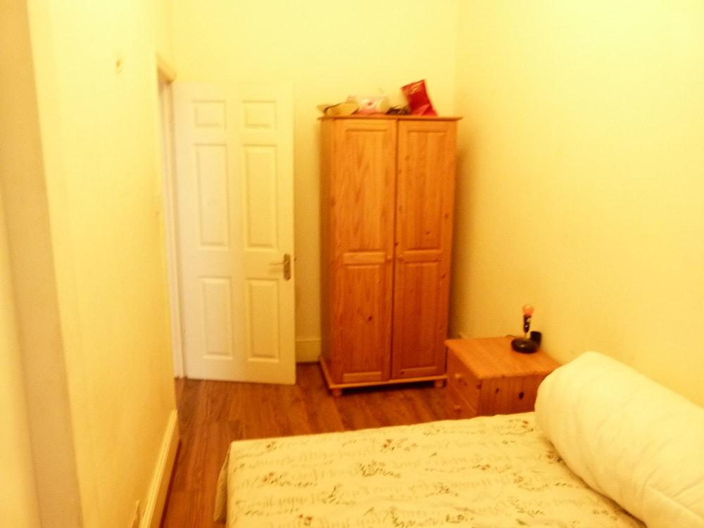 إس إس بروبيرتي هوب - فاميلي أبارتمنت بارونز كورت غرفة