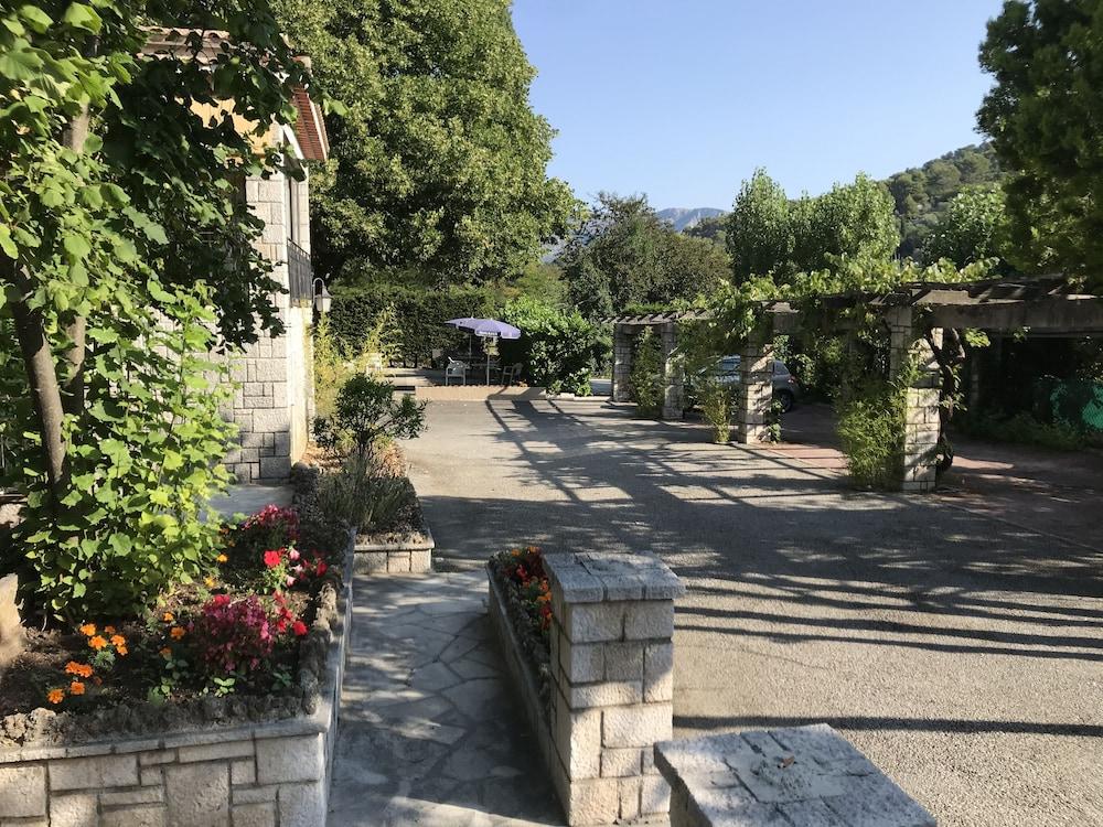 Hôtel La Vigneraie Exterior