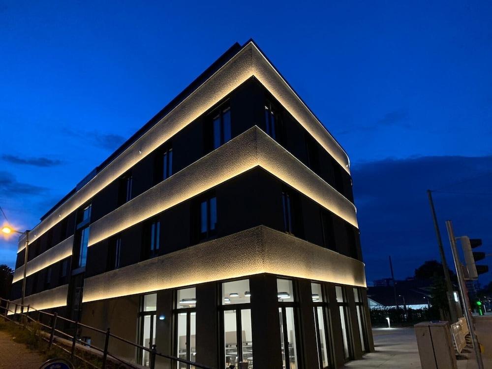 جيست هاوس سبير