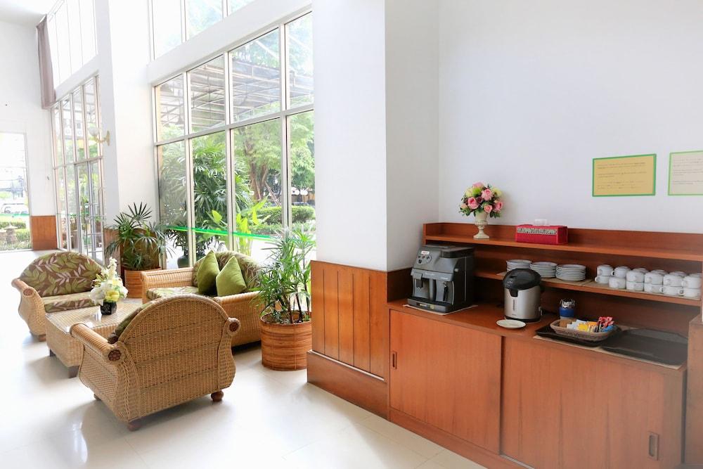J - Town Serviced Apartments Lobby