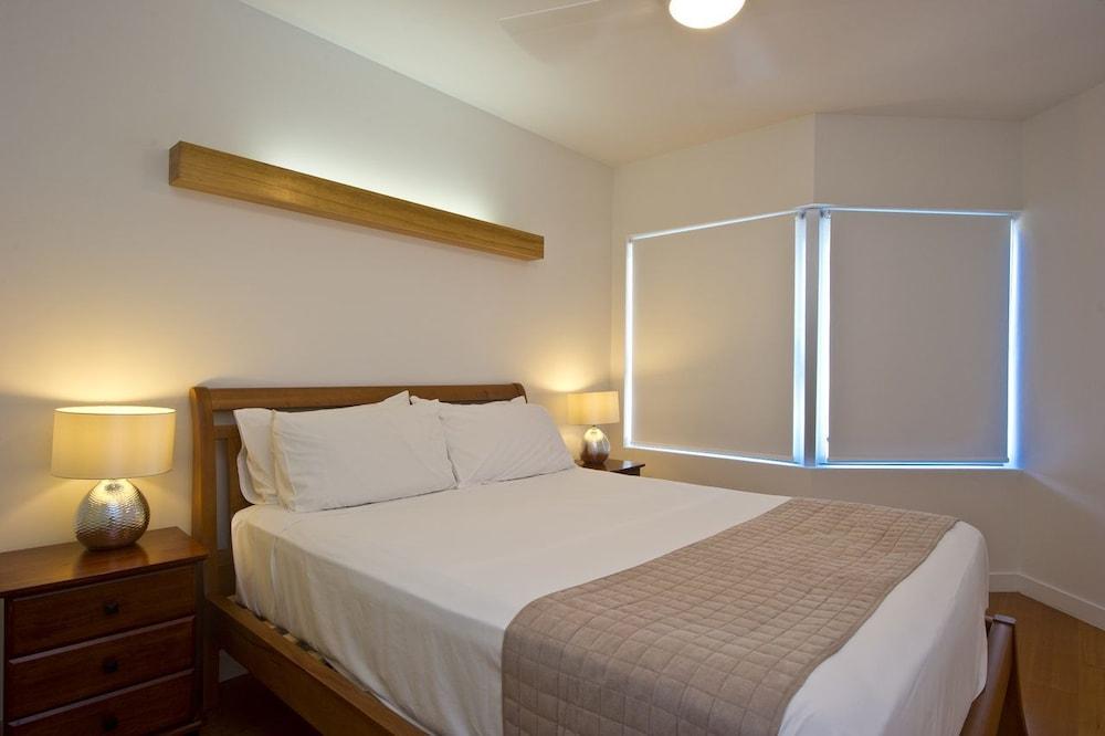 Maggies Beachfront Apt. 10 Room