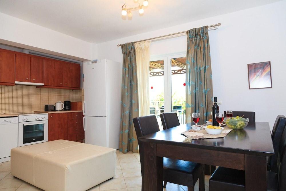 Villa Cherry Large Private Pool Walk to Beach Sea Views A C Wifi Car Not Required - 2180 Interior