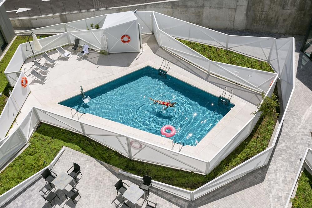 هامبتون باي هيلتون ألكوبينداس مدريد منظر من الجو