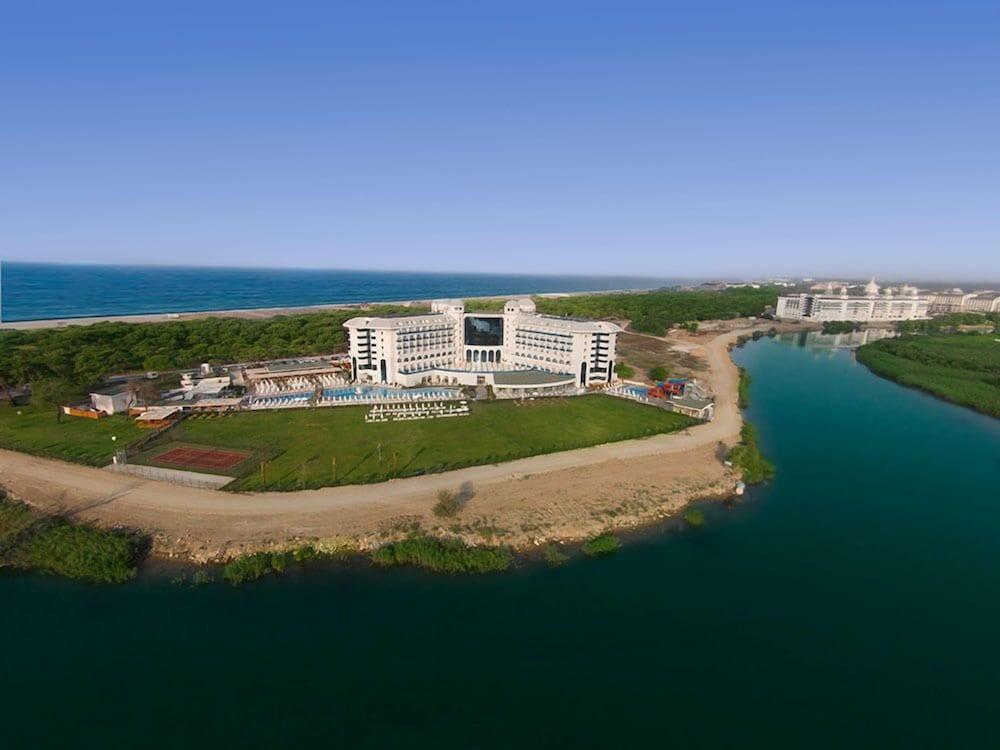 ووتر سايد ريزورت آند سبا - بسعر شامل جميع الخدمات منظر من الجو